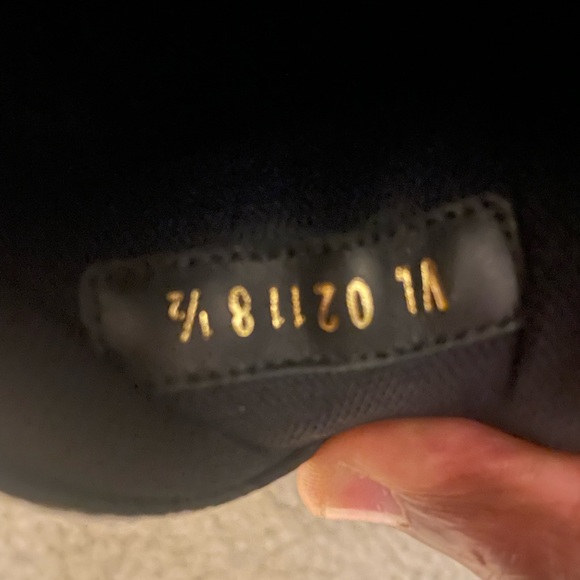 Louis Vuitton sneaker in excellent condition - Picture 6 of 6